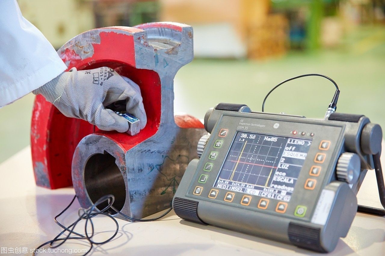 超聲波設備。金屬件缺陷的控制。無損檢測實驗室。技術服務行業。圣塞巴斯蒂安tecnalia研究和創新donostiagipuzkoa巴斯克的國家西班牙。